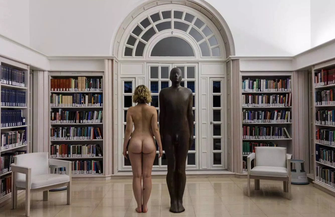The naked librarian